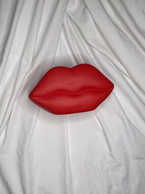Red Lips Decor Holder